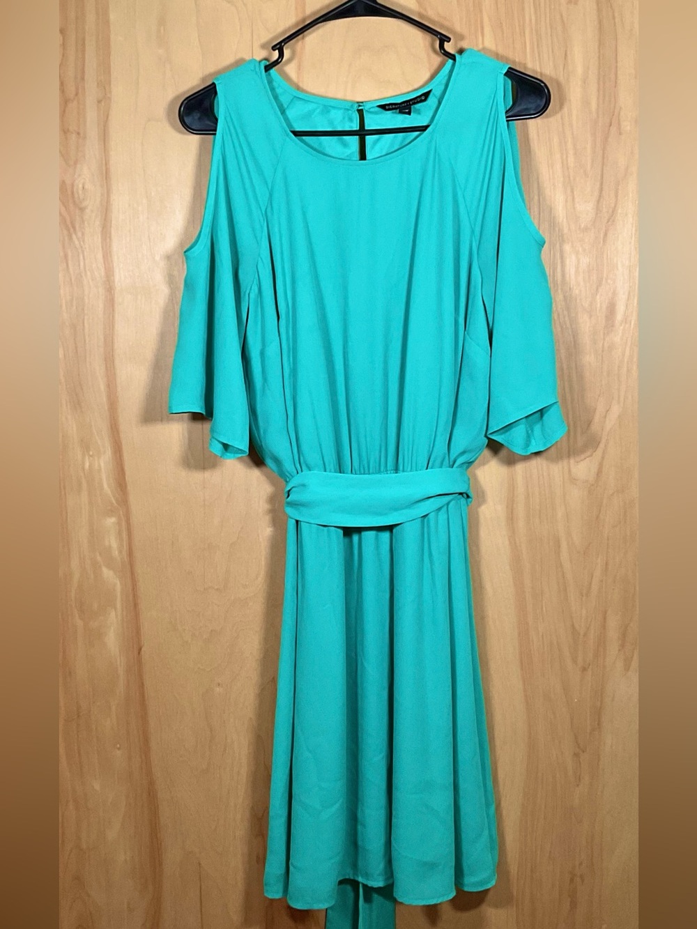 Signature Studio cold-shoulder dress - EUC